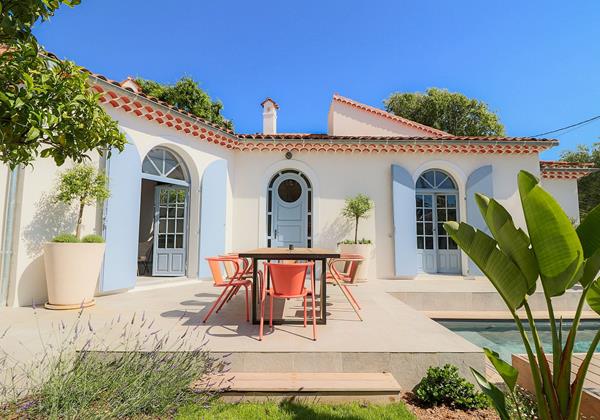 Mas de la Salis - Beautiful 4-bedroom villa within a short walk to the beach and the town centre of Antibes